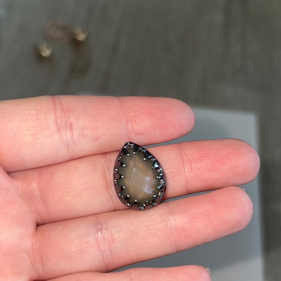 Teardrop stud Earrings in stainless steel Silver with Cream gemstone NWOT - Picture 7 of 7